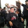 Aksi Cukur Rambut untuk Korban Banjir, Bima Arya: Berharap Tambah Ganteng