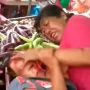 Viral! Aksi Emak-emak Jambak Maling Wanita di Pasar: Makah Nih Cabe!