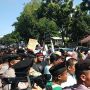 Sempat Memanas, Massa Bang Japar Lempari Kubu Kontra Anies Pakai Botol