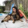 Niat Ingin Foto Cantik, Gadis Ini Malah Diserang Anjing Sendiri