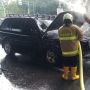 Mobil Range Rover Terbakar di Cempaka Putih, Diduga Korsleting Listrik