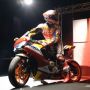 Saat Marc Marquez Bikin Lukisan Pakai Motornya, Begini Hasilnya