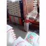 Video Perempuan Tua Mengais Sisa Beras di Belakang Truk, Warganet Malu