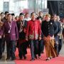 Jokowi Pakai Cheongsam Buatan Anne Avantie, Akun Kemenparekraf Dihujat?