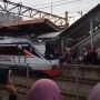 Bikin Telat, Kereta yang Dipakai Wapres Maruf Disoraki Penumpang KRL