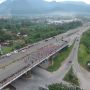 Penggunaan Jembatan Layang untuk Lokasi Senam di Padangpariaman