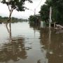 Tangerang Masih Banjir, Ratusan Nasi Bungkus Dikirim ke Periuk
