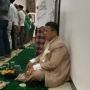 Hotman Paris Jadi Sorotan Saat Melayat di Kediaman Gus Sholah
