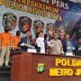 Polisi Bekuk 8 Tersangka Pembobol Rekening Bank Milik Ilham Bintang
