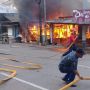 Diduga Korsleting Listrik, Rumah Terbakar di Dekat SPBU Total Bambu Apus