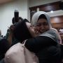 Tangis Bahagia Pecah Saat 62 WNI dari Natuna Tiba di Bandara Juanda Jatim