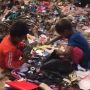 Video Viral Bikin Sedih, Tiga Anak Cari Mainan Bekas di Tumpukan Sampah