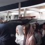 Antar Jenazah Ashraf Sinclair, BCL Berjalan dengan Tatapan Kosong