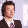 Hits: Istri Pemain Bola Foto Telanjang, Tips Karantina ala Harry Styles