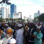 LIVE STREAMING: Jelang Sore, Massa Aksi 212 Masih Bertahan