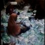 Viral Video Pengemasan Masker, Ditaruh di Lantai sampai Terinjak-injak