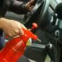 Semprotan Alkohol Meledak saat Bersihkan Mobil, Mata Pria Ini Hampir Buta