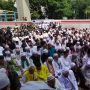 Doakan Muslim India, Massa FPI Salat Gaib di Tengah Jalan Rasuna Said