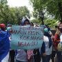 Poster Buruh Buruh Wanita: Pemerintah Makin ke Sini kok Makin Ngawur