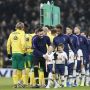Antisipasi Virus Corona, Tak Ada Jabat Tangan Sebelum Laga Premier League