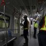 Jelang New Normal, LRT Jakarta Sediakan Pedal Kaki saat Gunakan Lift