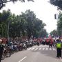 Setelah Demo di Depan Kantor Anies, Massa Buruh Tutup Jalan di Depan DPRD