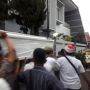 Tak Lama di Rumah Duka, Jenazah Kiagus Dibawa ke Masjid untuk Disalatkan