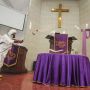 Penyemprotan Cairan Disinfektan di Gereja