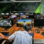 Polisi Razia Warnet Guna Cegah Penyebaran Virus Corona