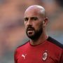 Dunia Perangi COVID-19, Pepe Reina Serukan Pentingnya Social Distancing