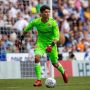 Latihan Bareng Pacar, Kiper Muda Everton Bikin Netizen Iri