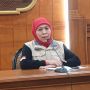 Khofifah Angkat Bicara Soal Polemik Mobil Lab PCR yang Bikin Emosi Risma