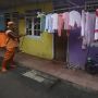 Penyemprotan Cairan Disinfektan di Area Padat Penduduk