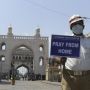Kaum Miskin Menjerit, India Tak akan Perpanjang Masa Lockdown