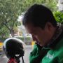 Sepi Orderan karena Corona, Puluhan Ojol sampai Berebut Penumpang