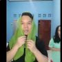 Kocak! Ngaku Tak Takut Istri, Pria Ini Malah Berujung Buat Tutorial Hijab