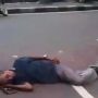 Seperti Tidur, Lelaki Paruh Baya Terkapar di Jalanan Bikin Geger Warga