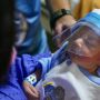 Cegah Corona, Bayi Baru Lahir Dipakaikan Penutup  Wajah