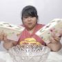Sarapan Pagi Aul, Mukbang 2 Liter Salad Buah untuk Tingkatkan Imun Tubuh
