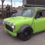 Serigala Berbulu Domba, Morris MINI ini  Ganti Mesin Pakai Suzuki Hayabusa