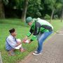 Potret Ojol Saling Berbagi di saat Sepi Orderan,  Bikin Haru