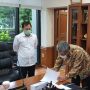 Serahkan Bantuan, Dexa Medica Sumbang 400 Ribu Tablet Obat Klorokuin