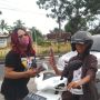Perangi Corona, Waria Kulon Progo Bagikan Masker Gratis ke Pengguna Jalan