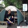 Kisah Abdullah Nekad Isolasi Diri dari Corona di Tenda Pinggiran Sungai