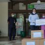 Covid-19, Anggota DPR Bagikan APD, Masker, dan Sembako