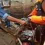 Terseret Banjir Cimahi, Mayat Iwan Sulit Dievakuasi 30 Menit