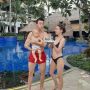 Cuma Pakai Bikini, Potret Istri Gelandang Barito saat Bawa Kue Bikin Salfok