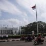 Tepati Janji, Jokowi Mulai Bagikan Sembako Pakai Jasa Pos dan Ojol