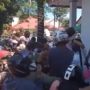 Berjejal, Pembagian Sembako oleh Istri-istri DPRD Dikritik, Videonya Viral
