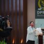 Serahkan Bantuan Sembako, Puan Maharani Minta Warga Tunda Mudik
